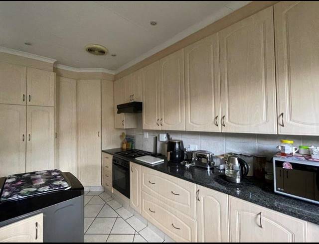 3 BEDROOM HOUSE FOR SALE IN ALBEMARLE